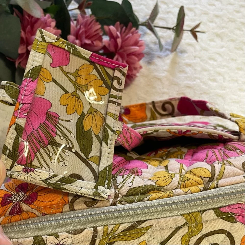 Vera Bradley Floral Multi-Color‎ Women's Cosmetic Bag~